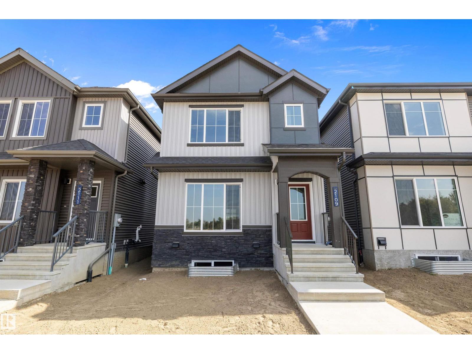 2109 Crossbill Ln NW, Edmonton, AB T5S 0W3
