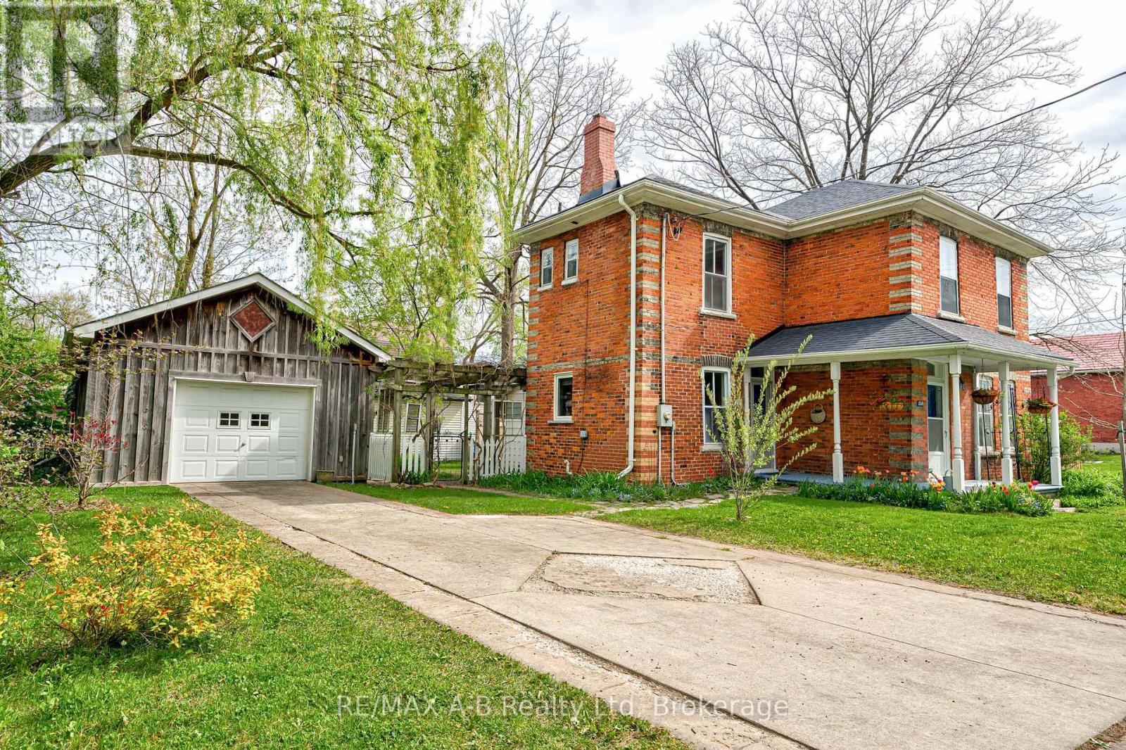258 Douro St, Stratford, ON N5A 3S3