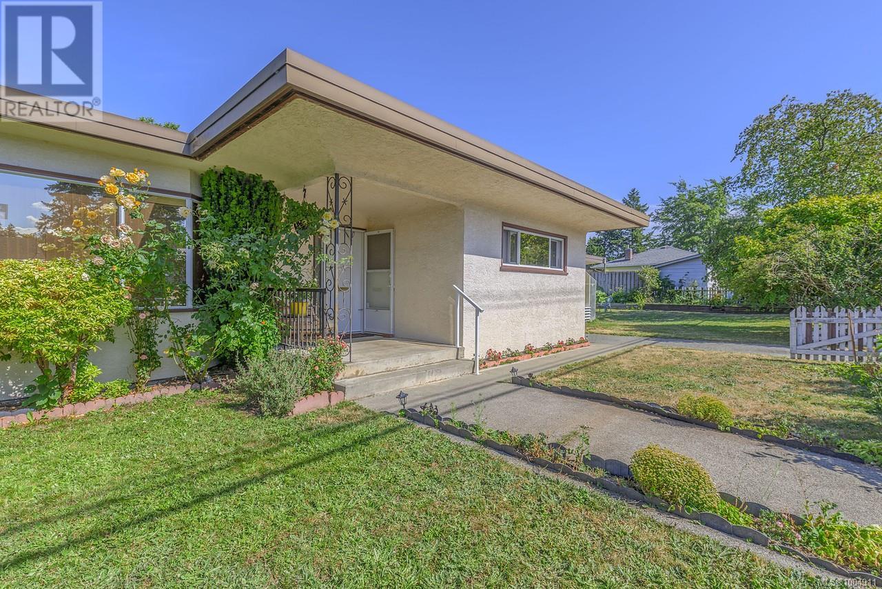 1212 Waddington Rd, Nanaimo, BC V9S 4V5