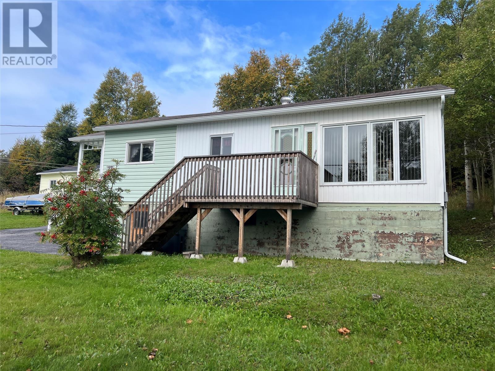 27 Center St, Baie Verte, NL A0K 1B0