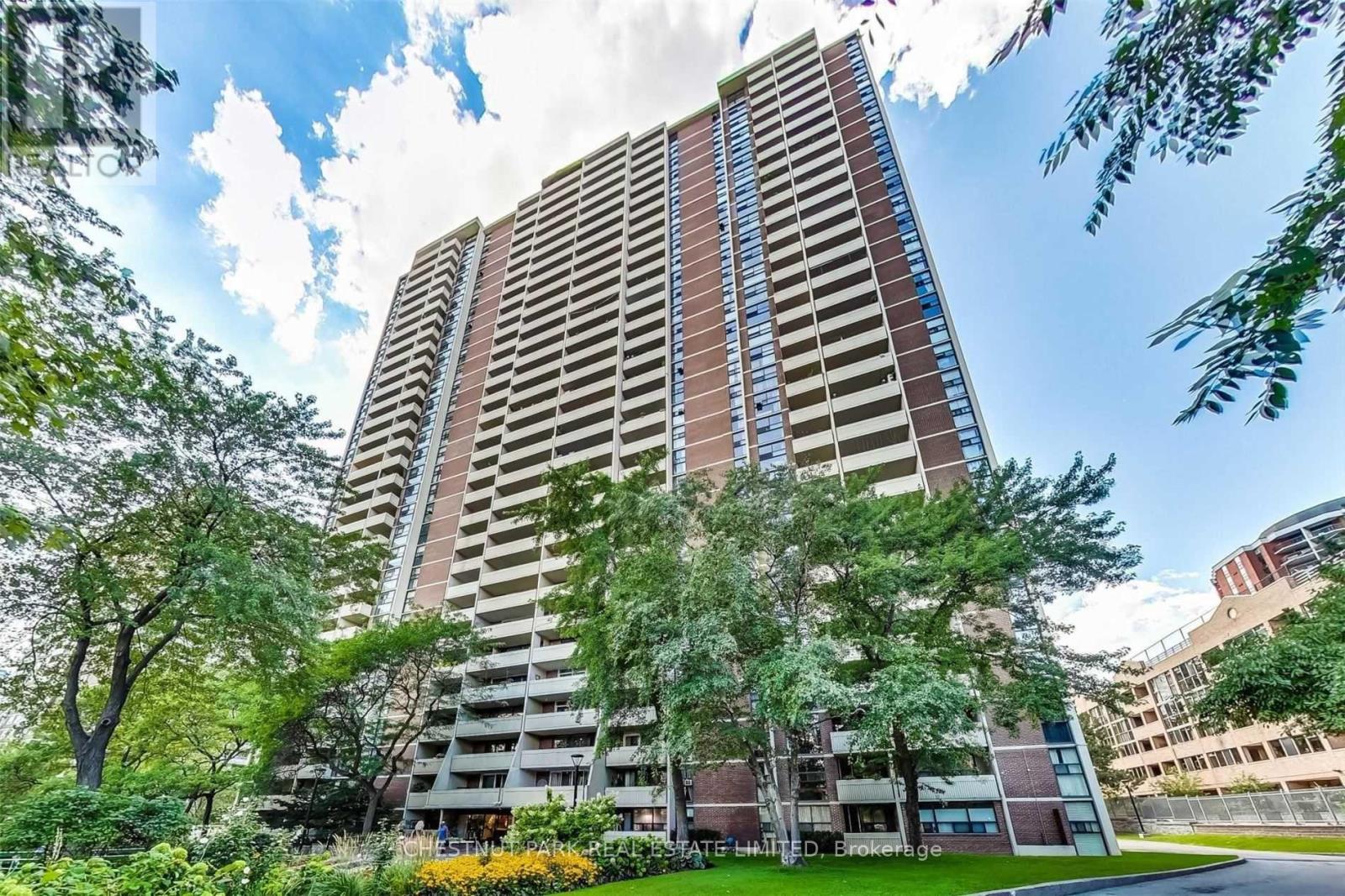 2105 40 Homewood Ave, Toronto, ON M4Y 2K2