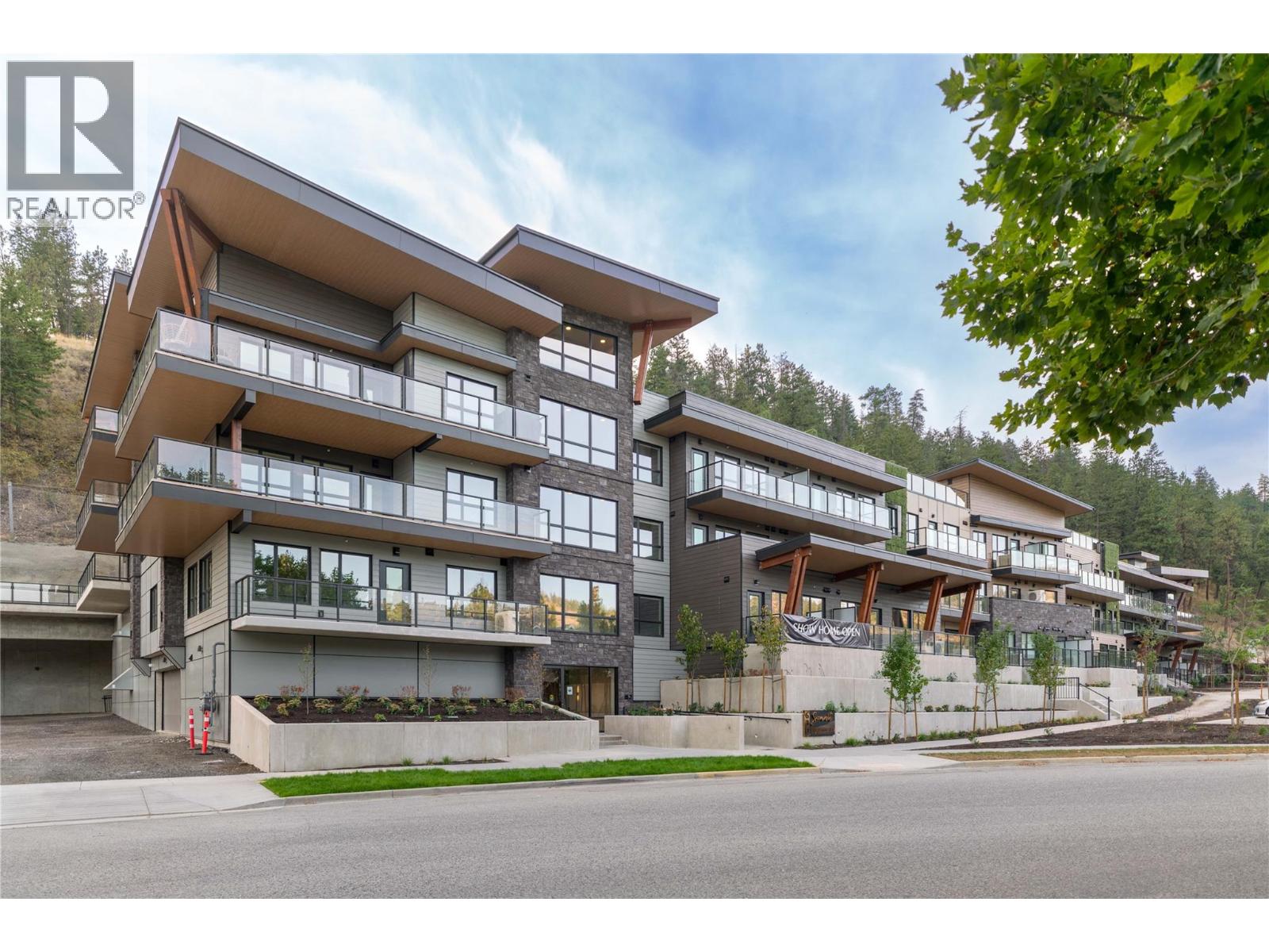 630 Boynton Place Unit 303, Kelowna, BC V1V 0K2
