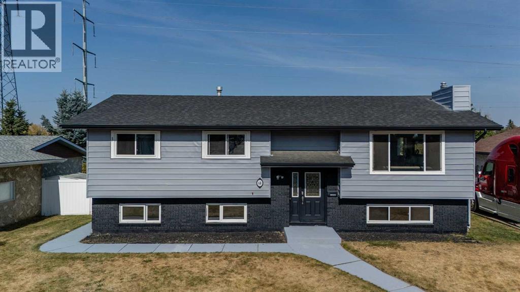 68 Bettenson St, Red Deer, AB T4R 1J9
