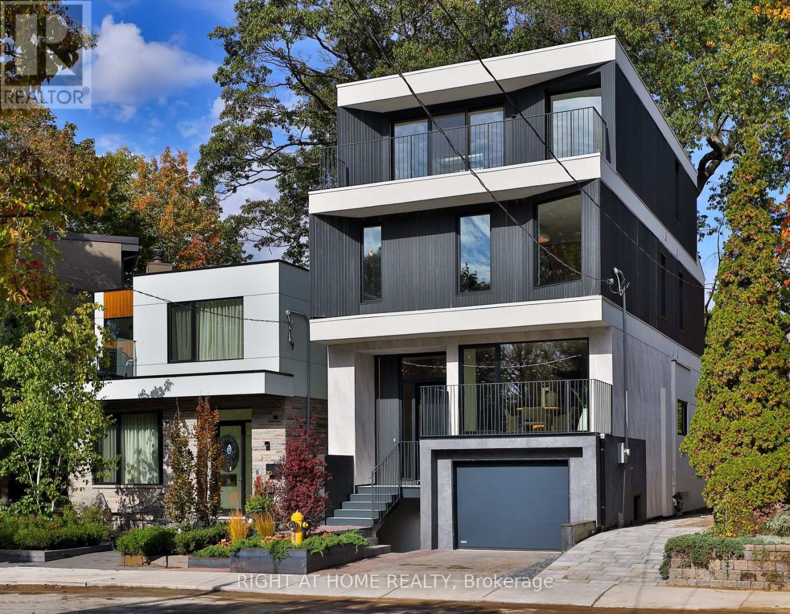 22 Duart Park Rd, Toronto, ON M4E 1J2