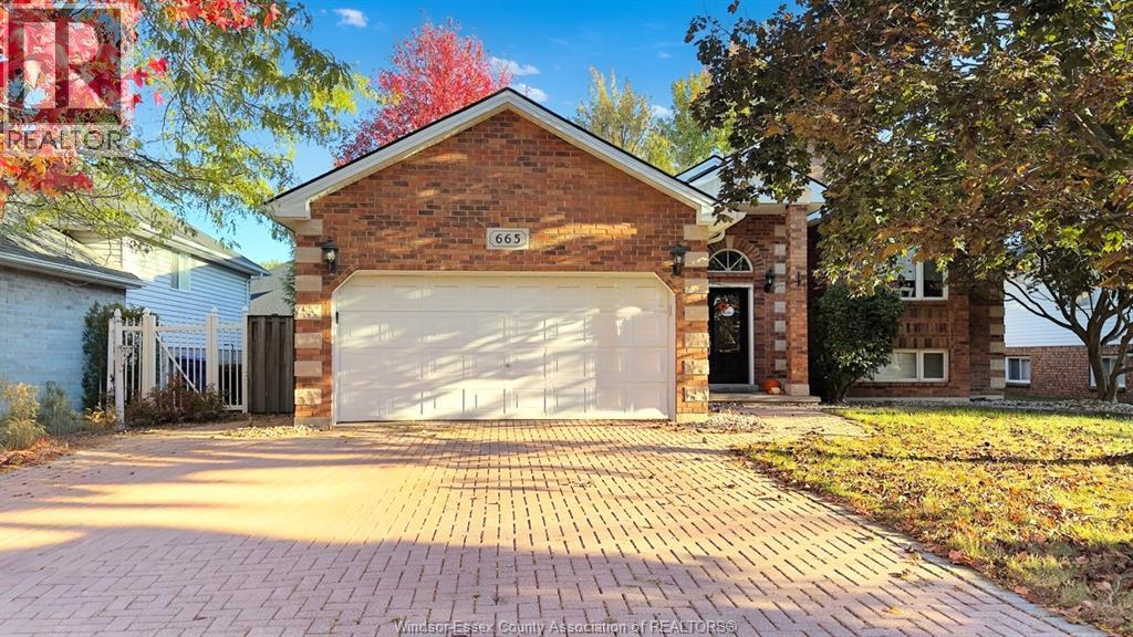 665 Delaware, Lasalle, ON N9J 3J8