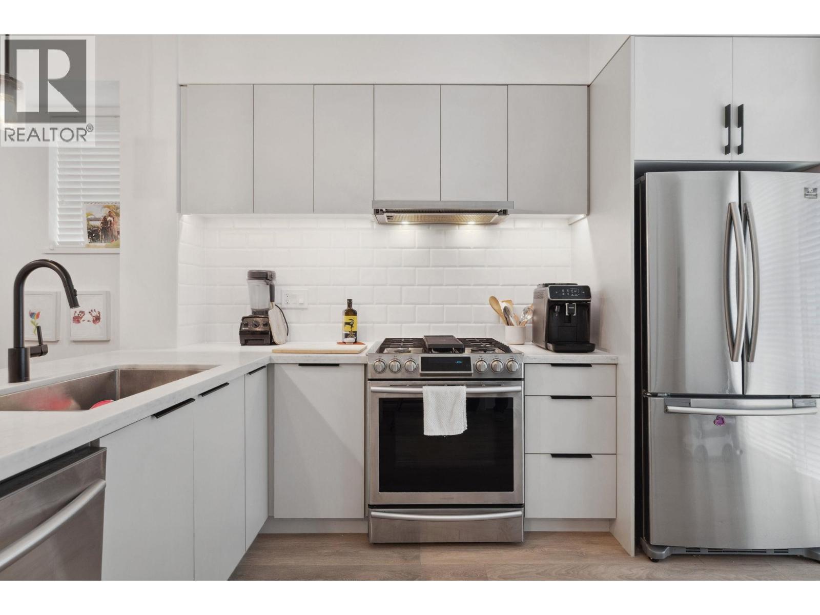 3021 St George Street Unit 601, Port Moody, BC V3H 0K3