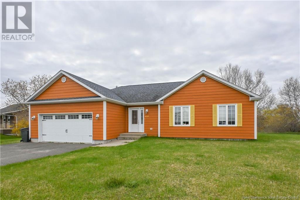 418 Wade St, Tracadie-Sheila, NB E1X 1E2