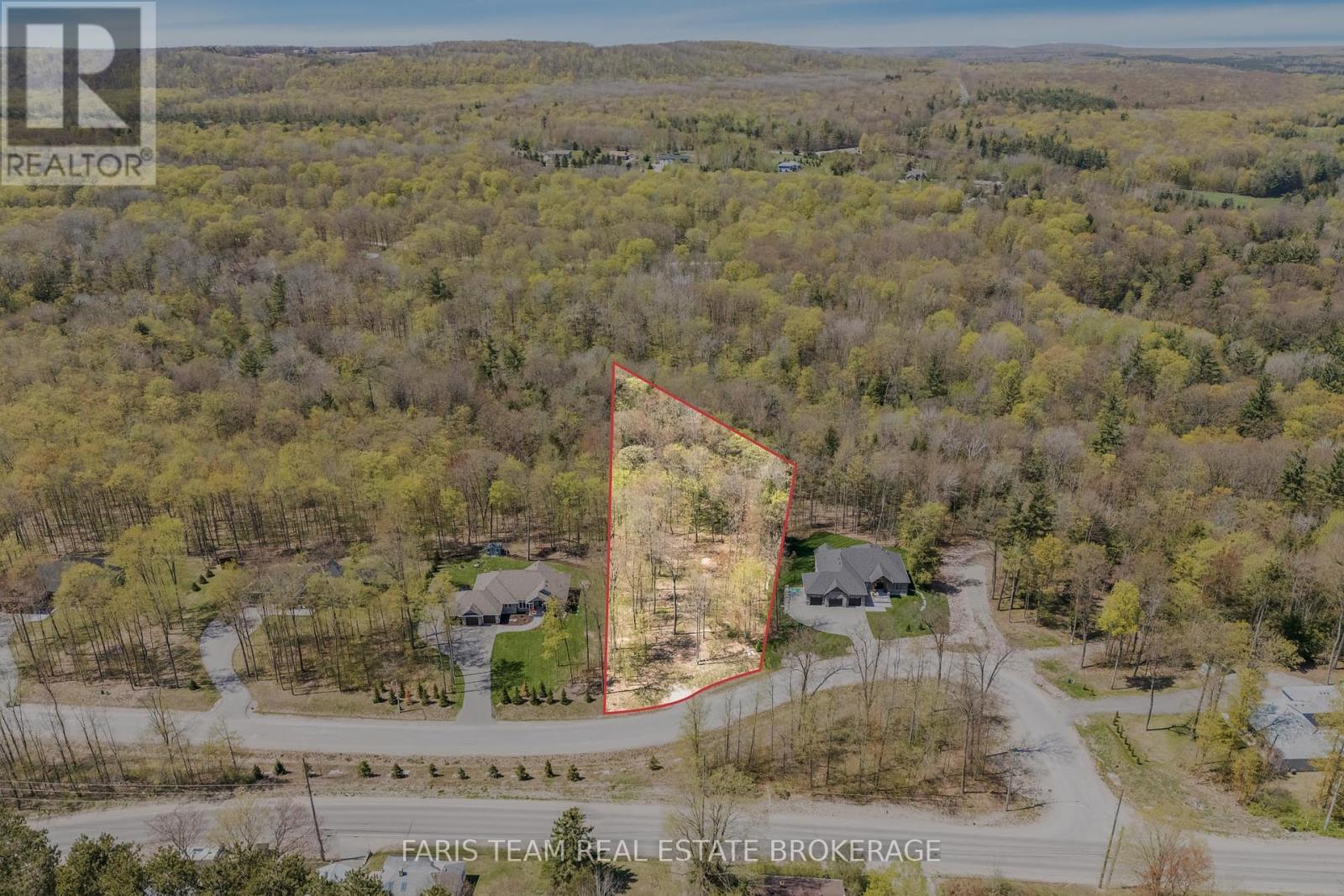 4 Glenn Howard Ct, Tiny, ON L9M 0V9