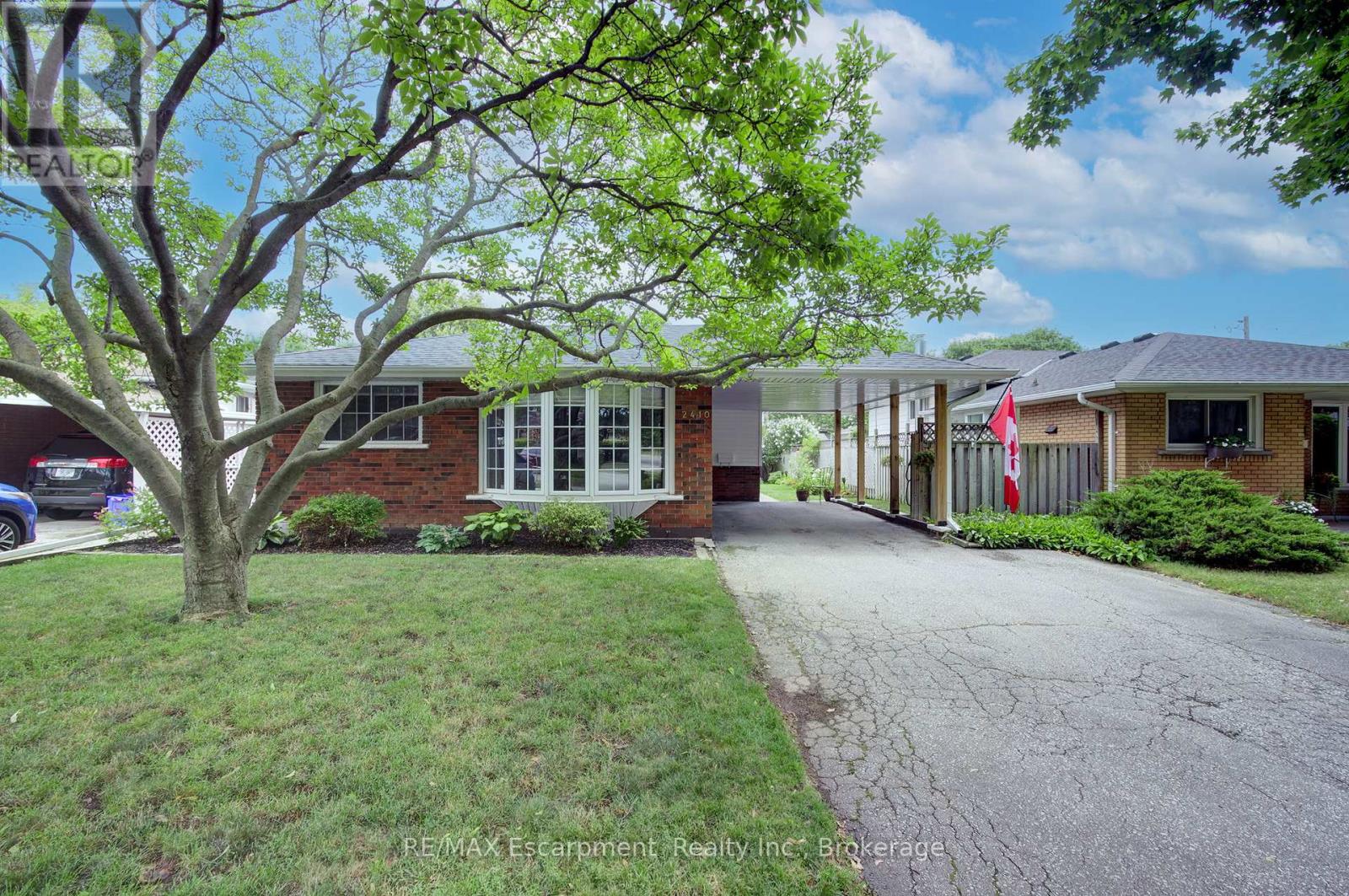 2410 Tait Ave, Burlington, ON L7P 1H1