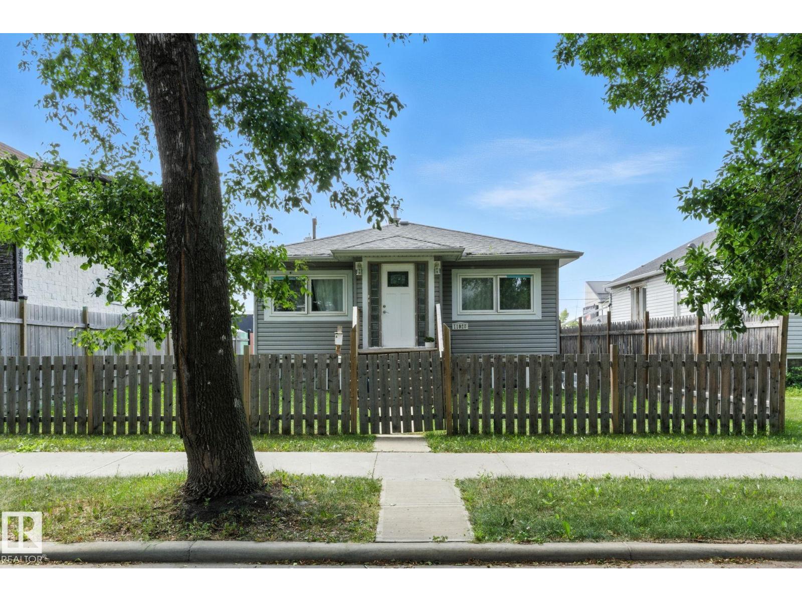 71 St Nw Unit 11920, Edmonton, AB T5B 1W7