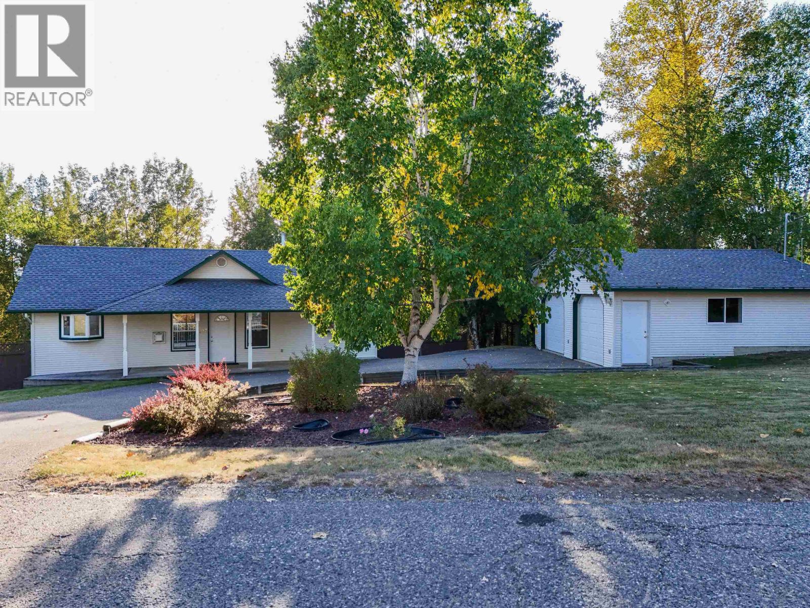227 Vachon Rd, Quesnel, BC V2J 6N1