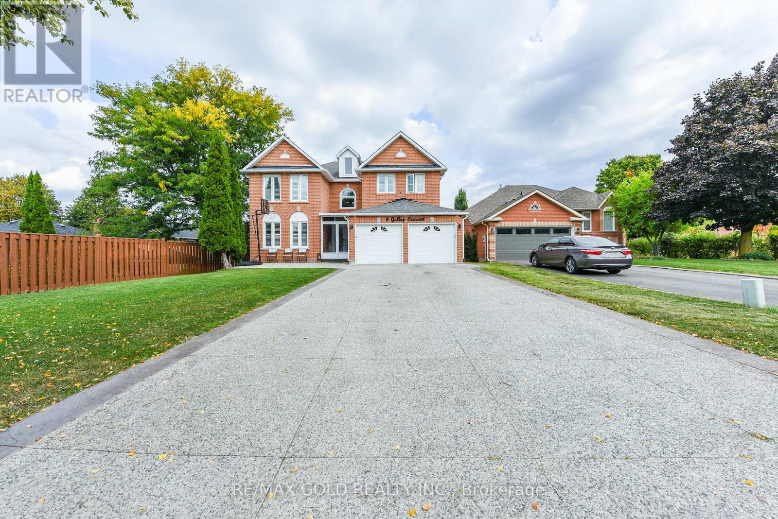 4 Gollop Cres, Halton Hills, ON L7G 5N9