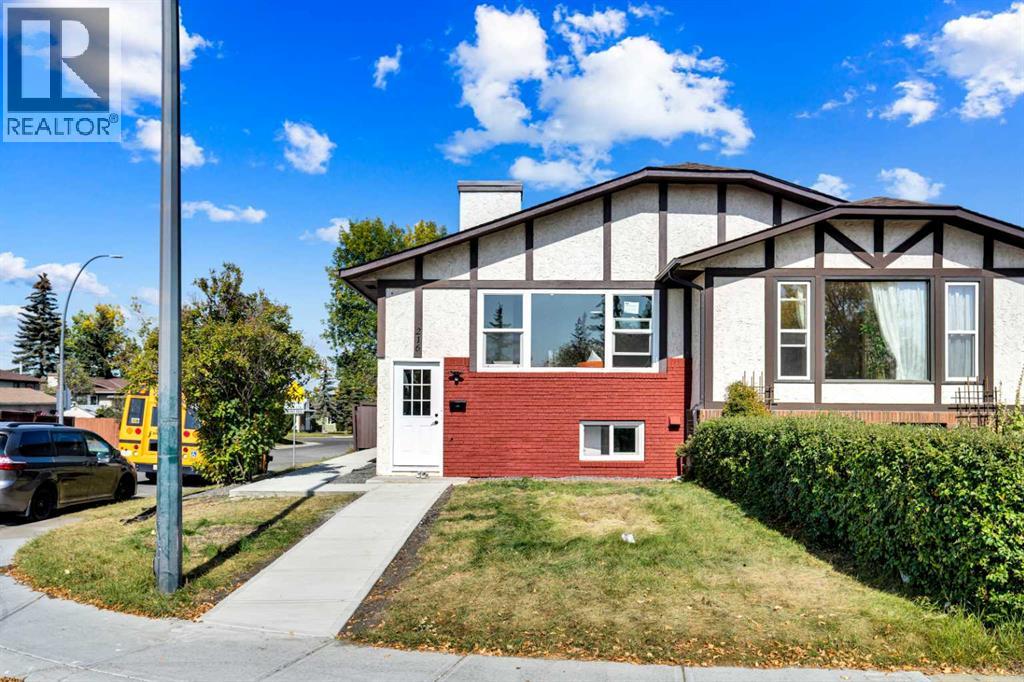 216 Templevale Rd NE, Calgary, AB T1Y 4W2