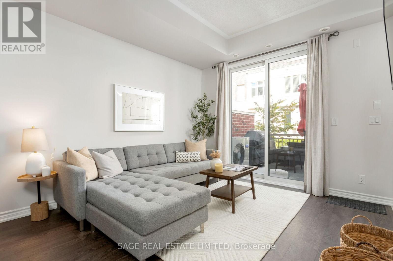 6 135 Long Branch Ave, Toronto, ON M8W 0A9