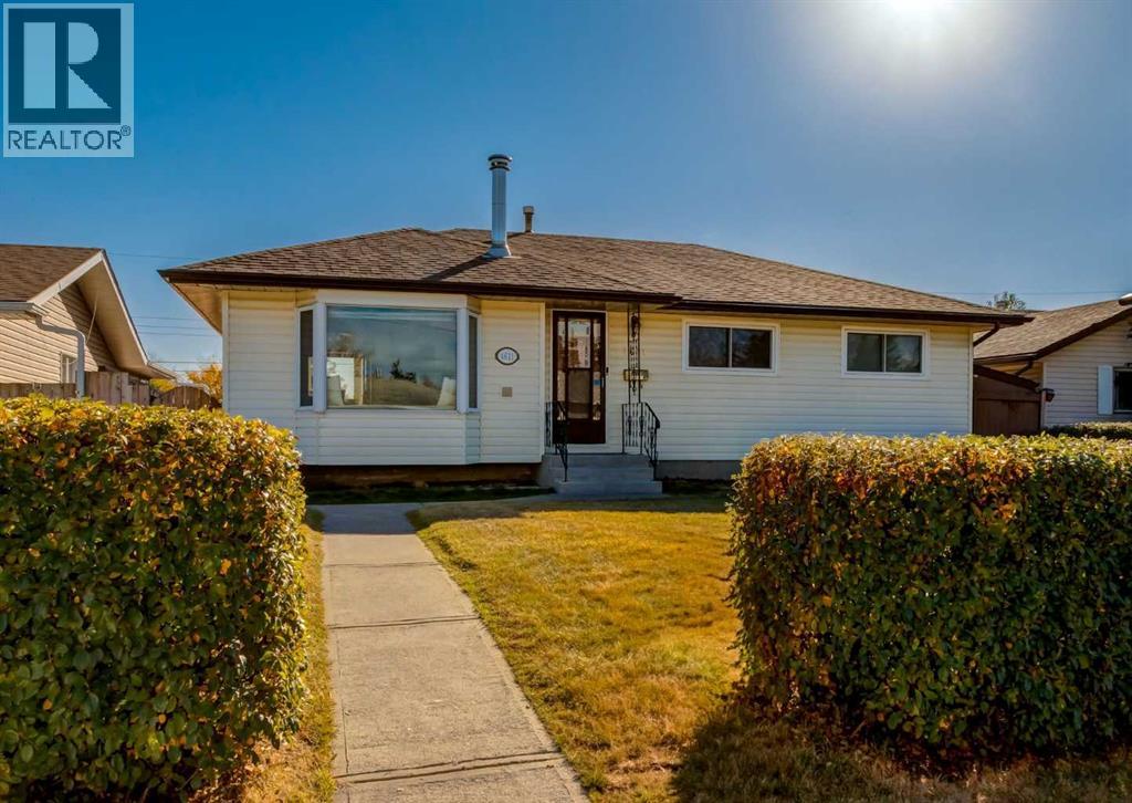 4611 Fortune Rd SE, Calgary, AB T2A 2A7
