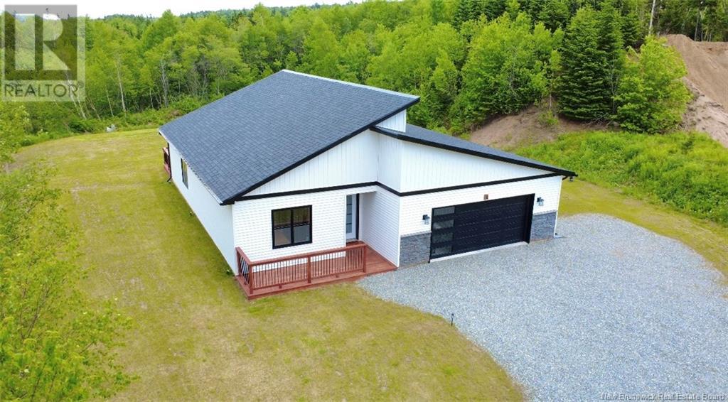 8 Hobble Ln, Quispamsis, NB E2S 1B8