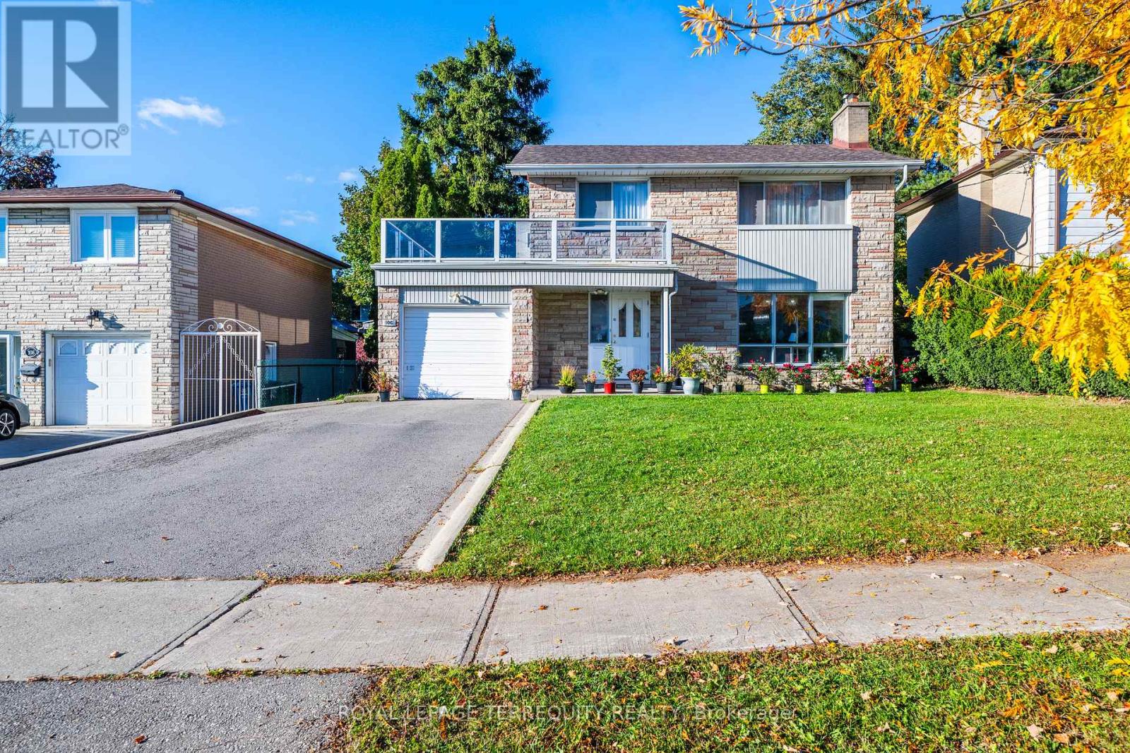 106 Grandravine Dr, Toronto York University Heights, ON M3J 1B4