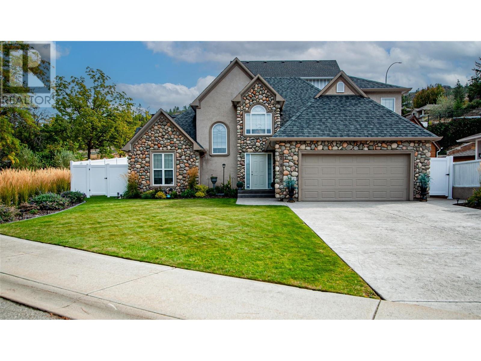 2852 Juniper Dr, Penticton, BC V2A 9B4