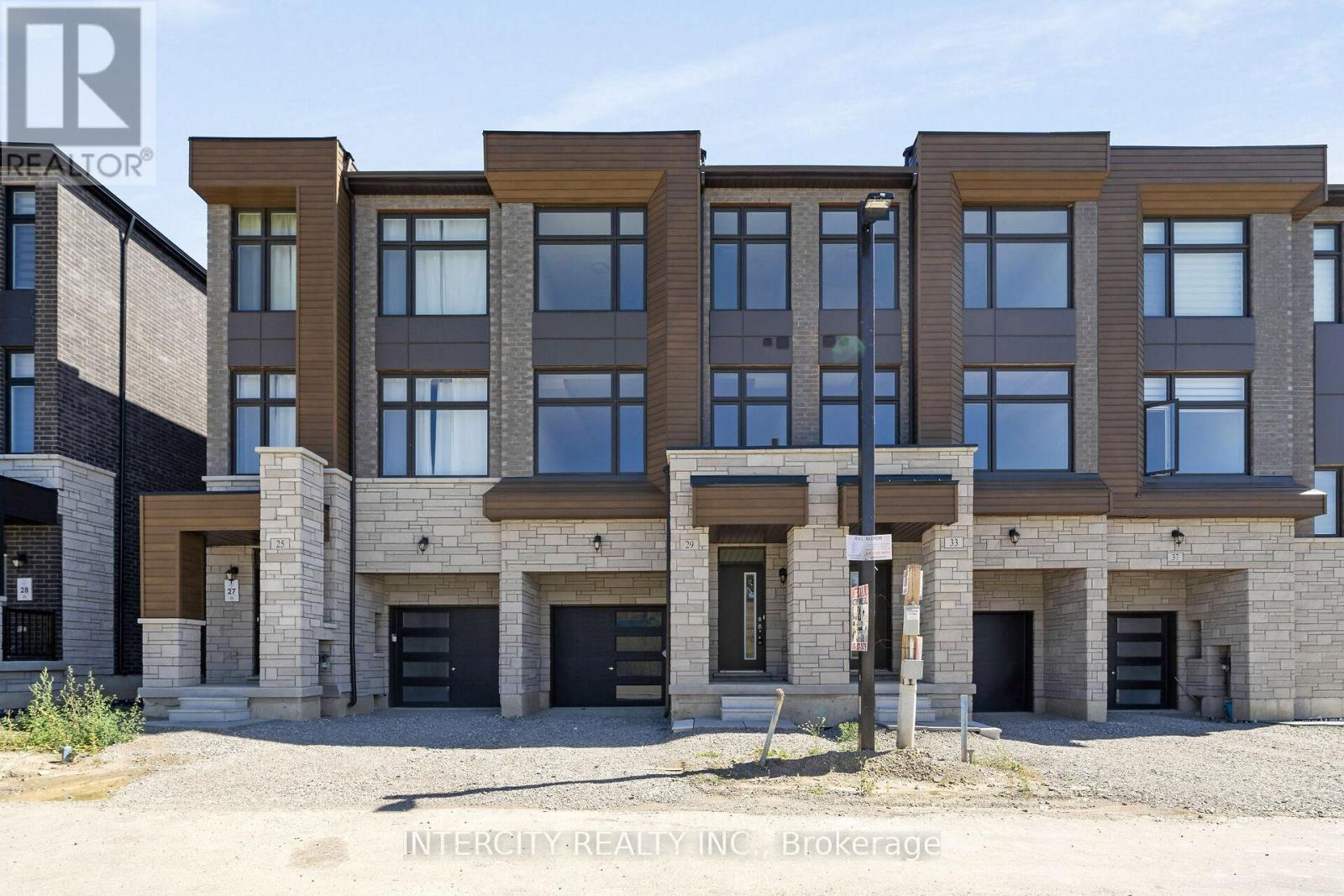 29 Drainie St, Vaughan Elder Mills, ON L4H 5J3