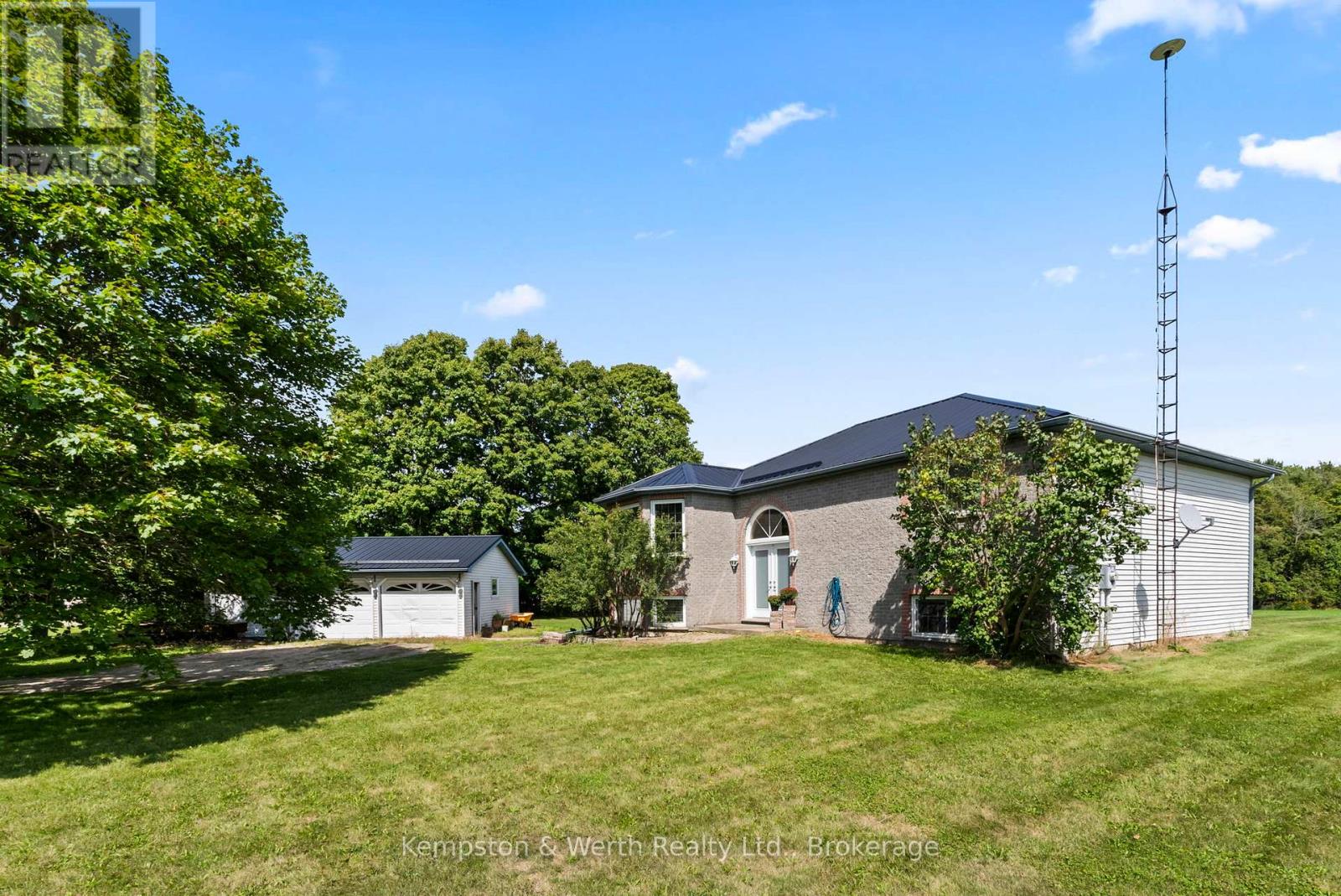 8893 School Road 7 Rd, Minto, ON N0G 2P0