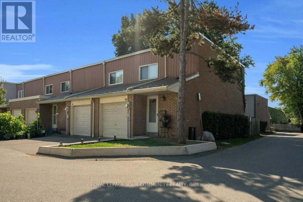39 Pepper Vineway, Toronto, ON M2J 4J7