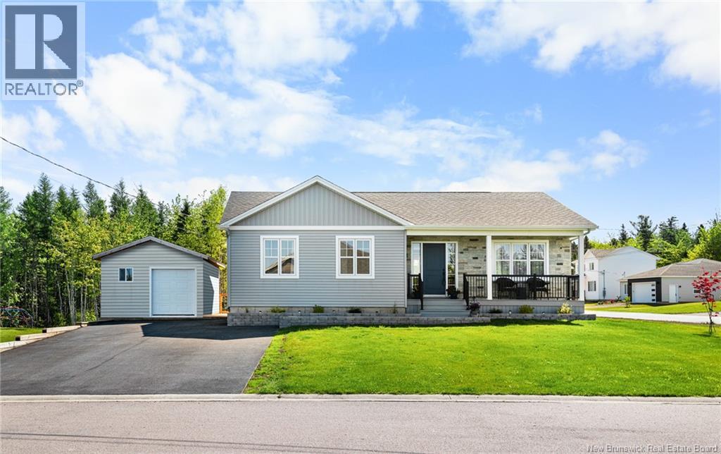 11 Joanne St, Dieppe, NB E1A 9N7