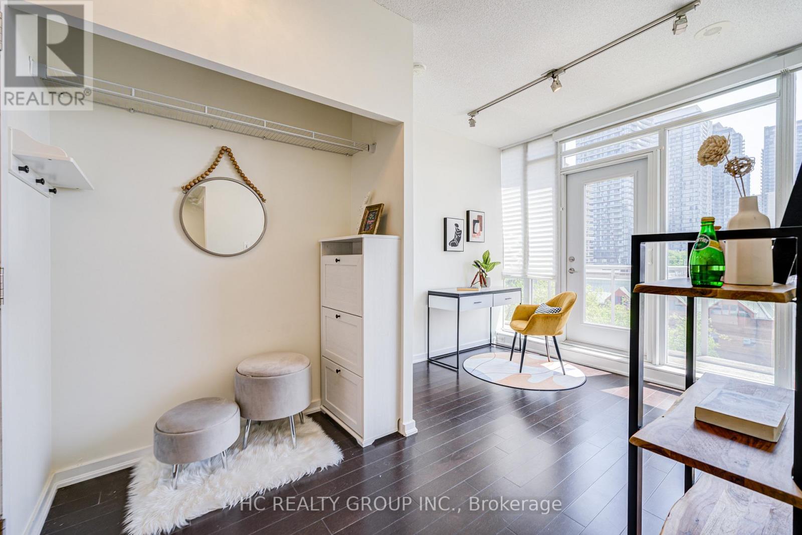 503 30 Canterbury Pl, Toronto, ON M2N 0B9