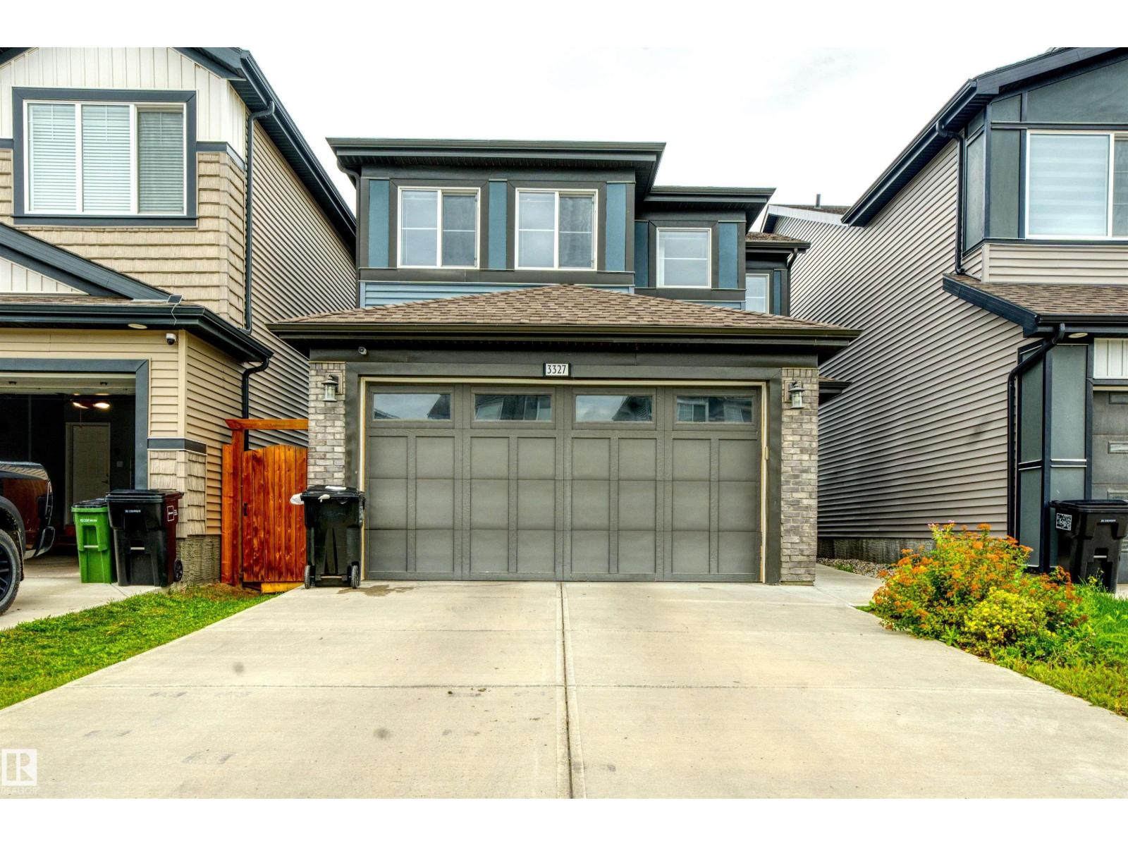 3327 Parker Lo SW, Edmonton, AB T6W 4C2