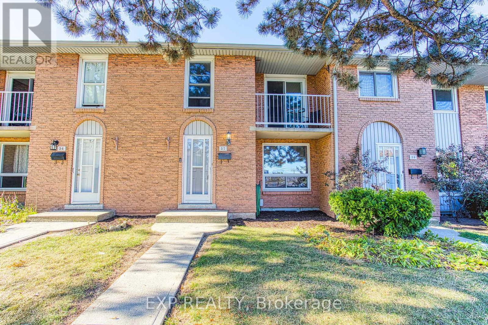 37 151 Gateshead Cres, Hamilton, ON L8G 3W1