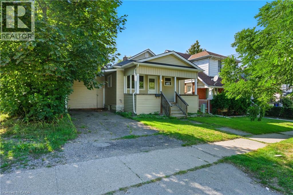 1 Berryman Ave, St. Catharines, ON L2R 3W8
