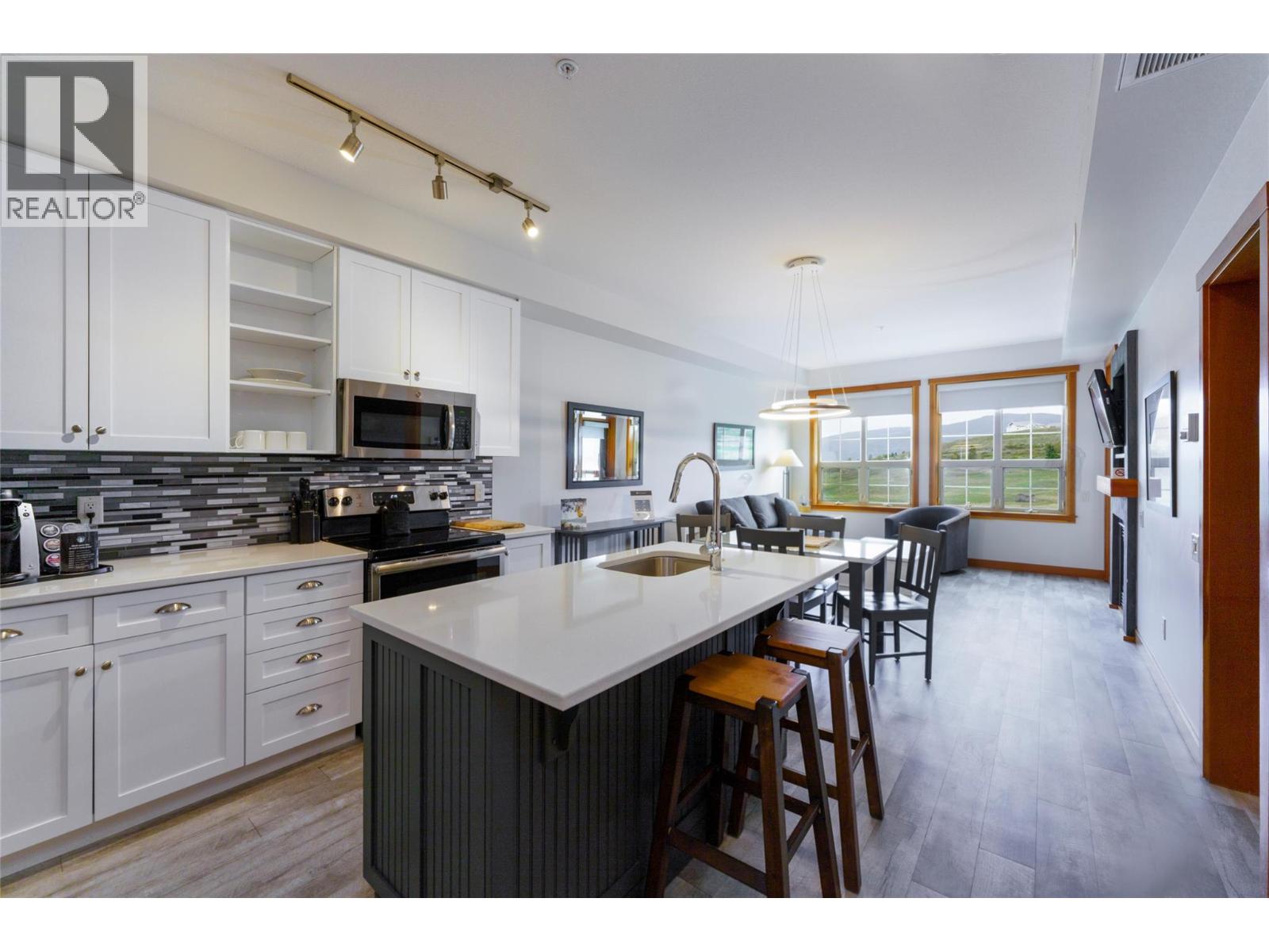 105 Village Centre Court Unit 324, Vernon, BC V1H 1Y8