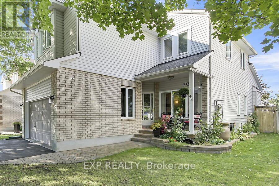 48 Deighton Cres, Ottawa, ON K2G 6H6