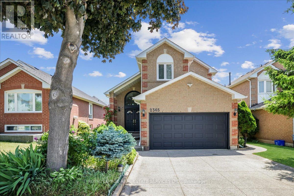 2365 Grand Ravine Dr, Oakville, ON L6H 6A8