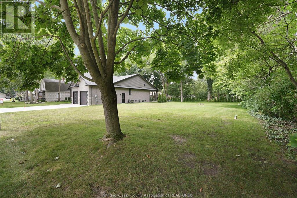 110 Laurel St, Kingsville, ON N9Y 2B4