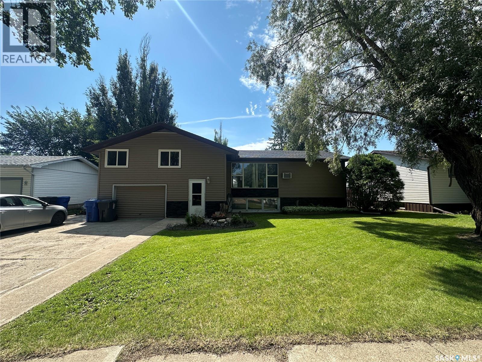 131 Barschel Ave, Canora, SK S0A 0L0