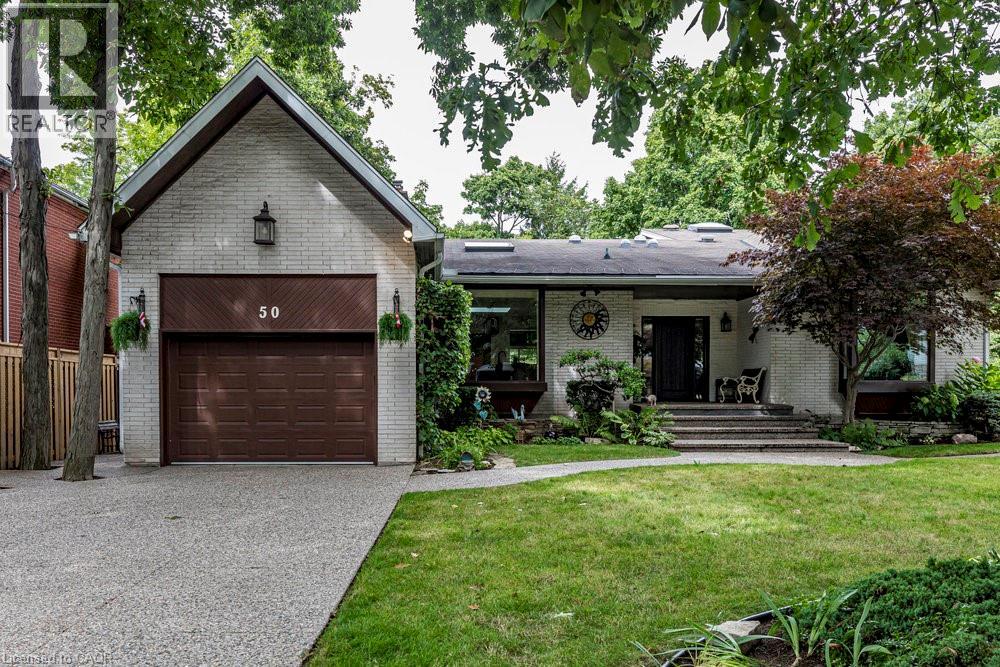50 Braemar Pl, Hamilton, ON L9C 1E2