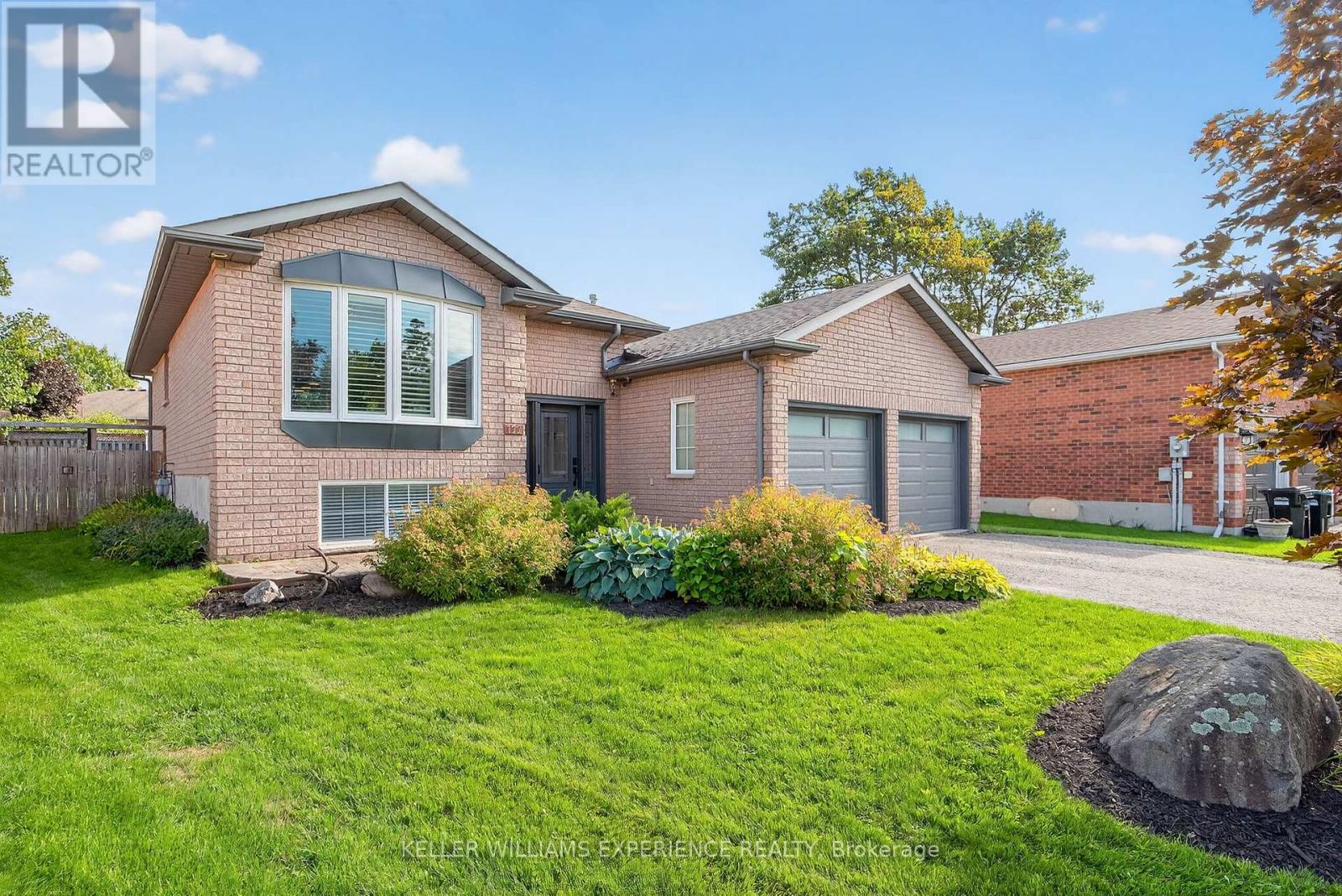 122 Emms Dr, Barrie, ON L4N 8H7