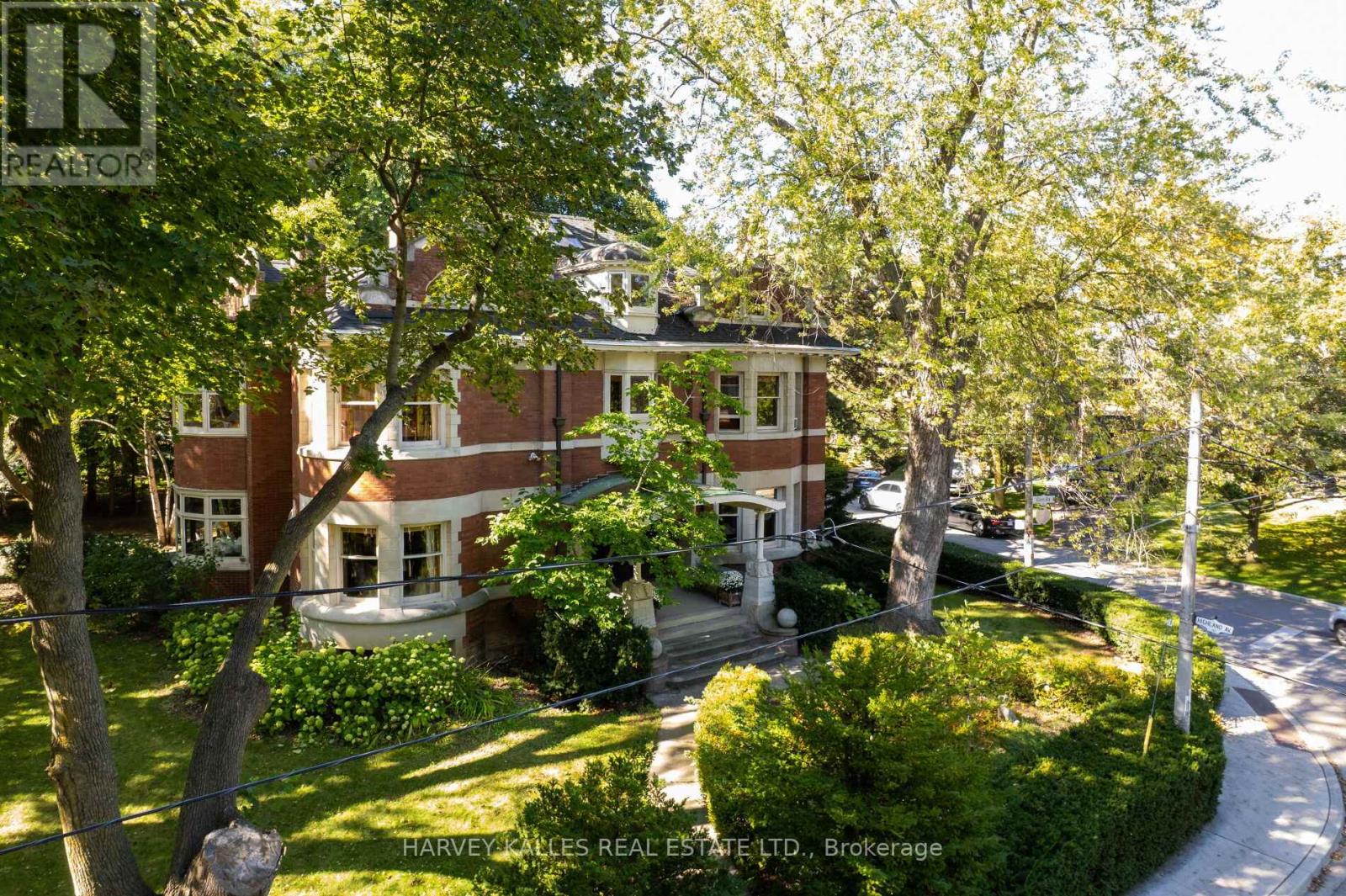 114 Glen Rd, Toronto, ON M4W 2W2