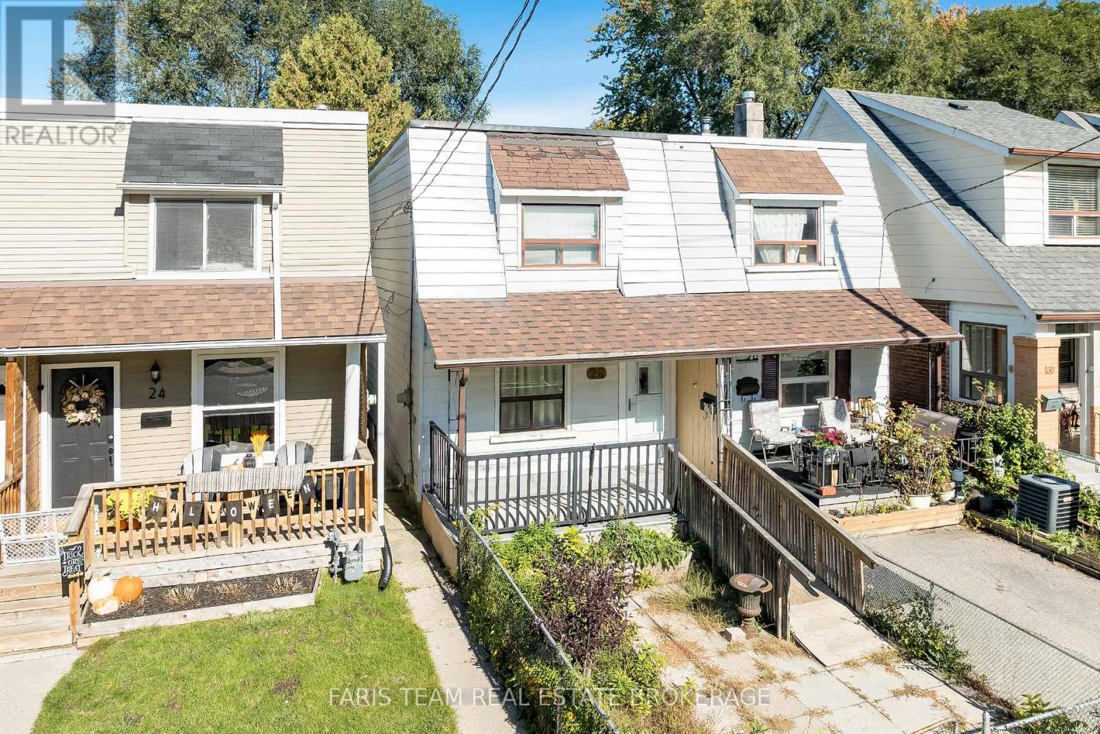 26 Queensdale Ave, Toronto, ON M4J 1X9
