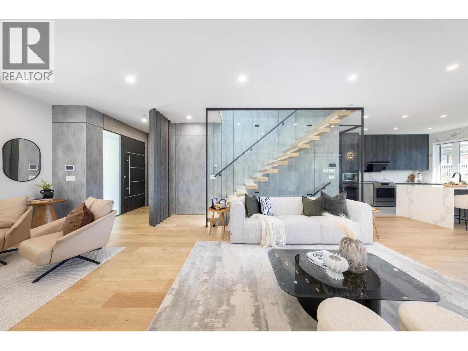 432 E 46th Ave, Vancouver, BC V5W 1Z9