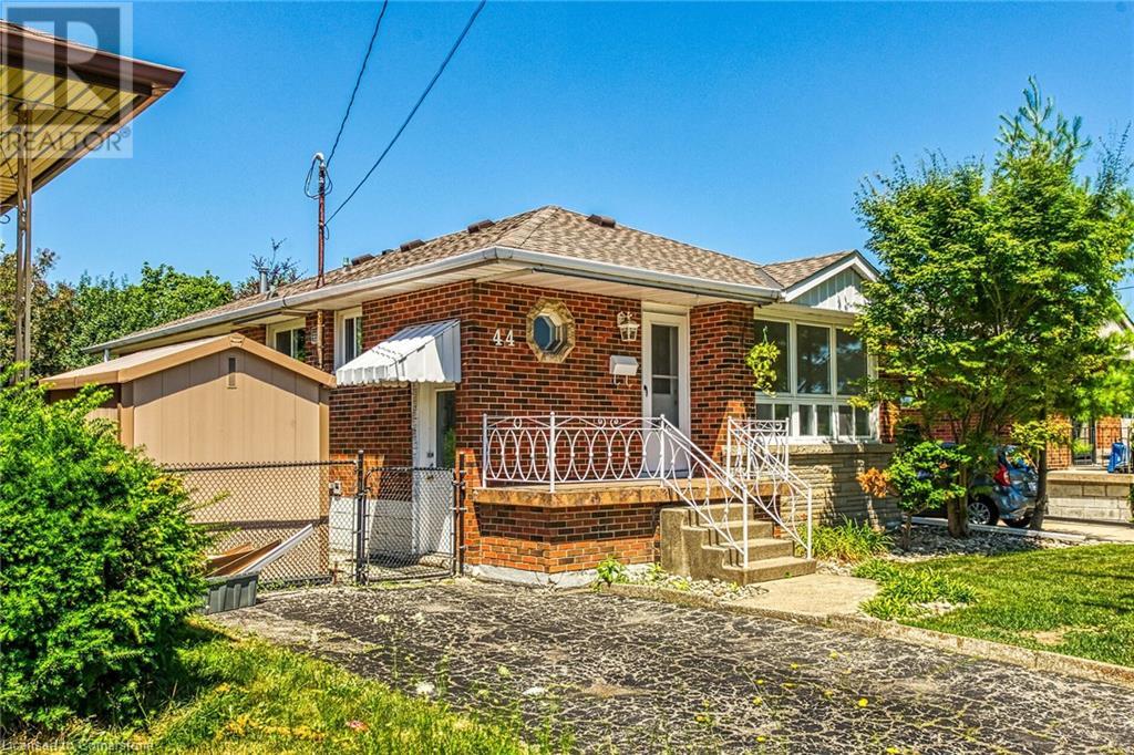 44 Clarendon Ave, Hamilton, ON L9A 3A1