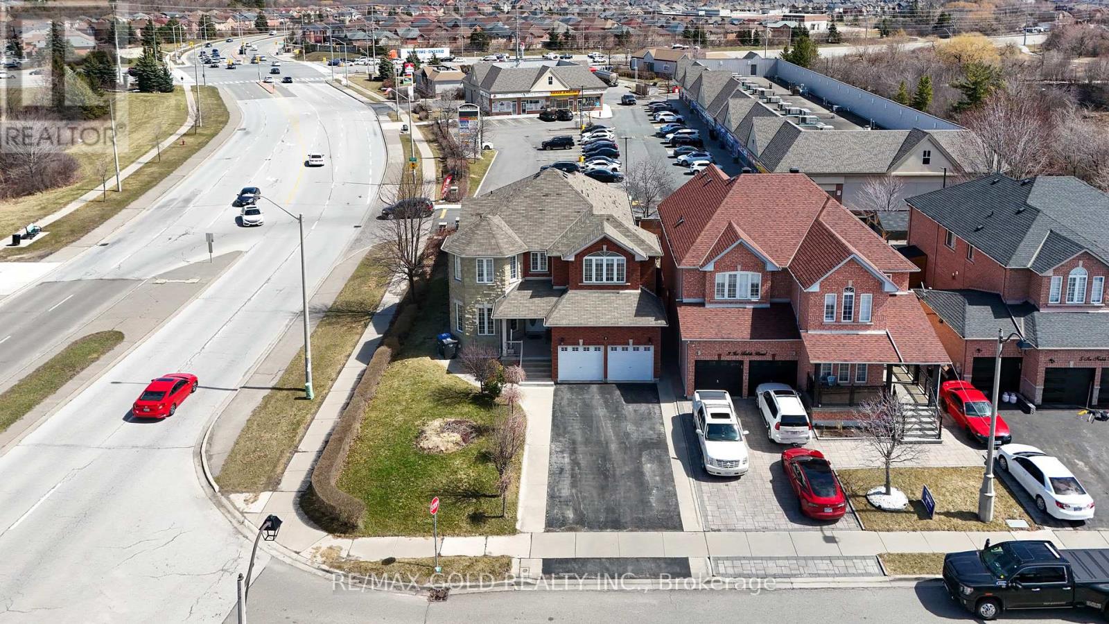 1 Ice Fields Rd, Brampton, ON L6R 3G7