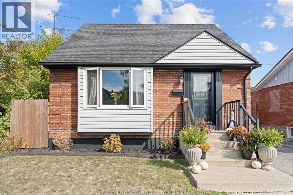 950 Reedmere, Windsor, ON N8S 2L8