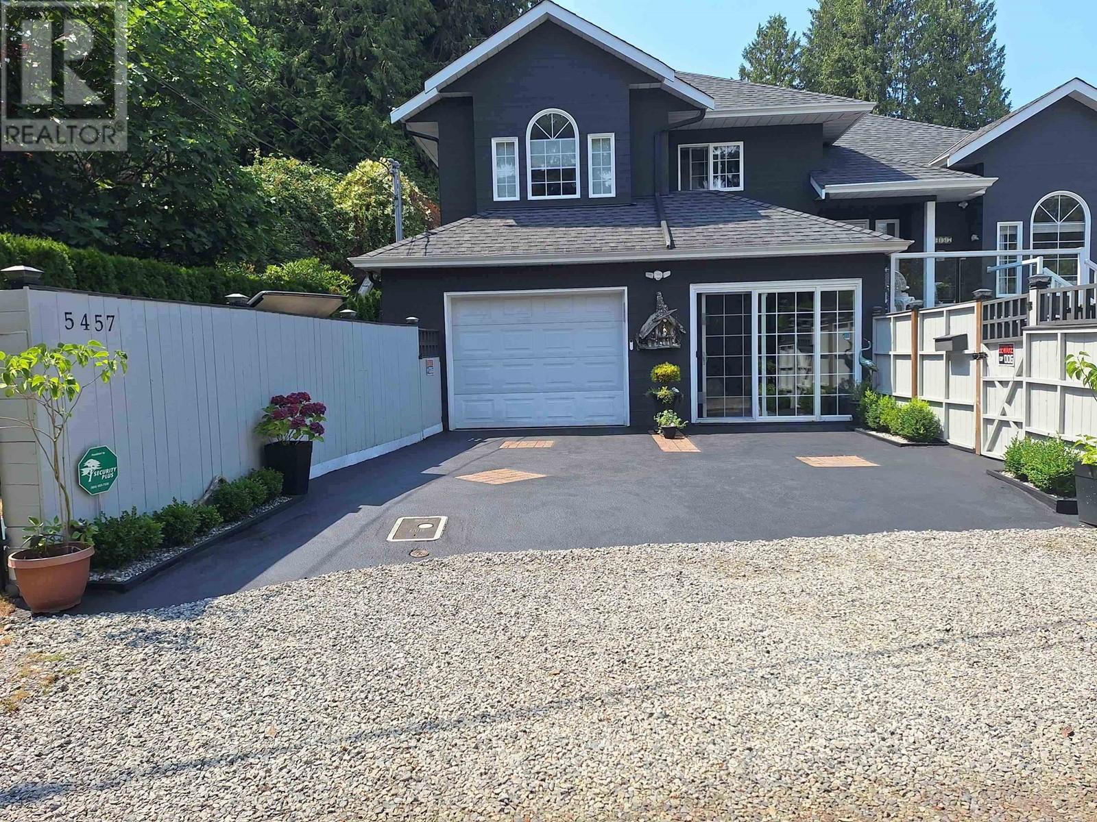 5457 Burley Pl, Sechelt, BC V0N 3A0