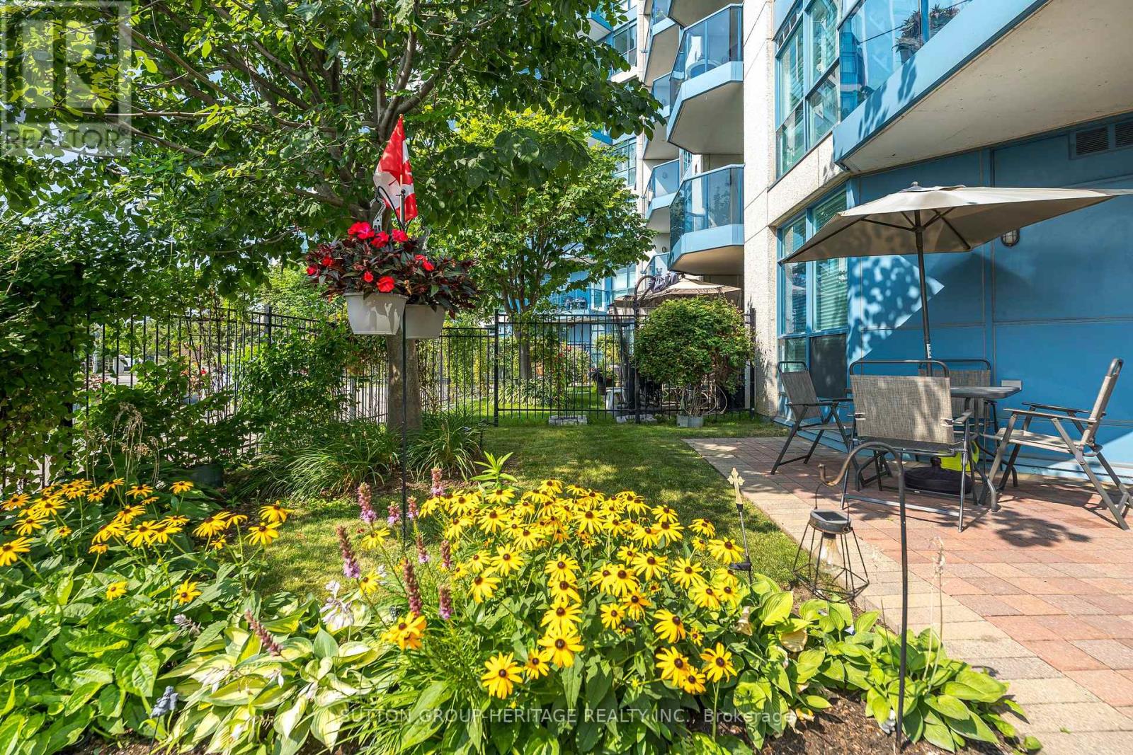 340 Watson St W A02 St, Whitby, ON L1N 9G1