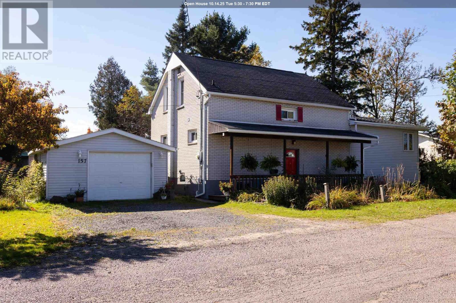 157 E Balfour St, Sault Ste. Marie, ON P6C 1X7