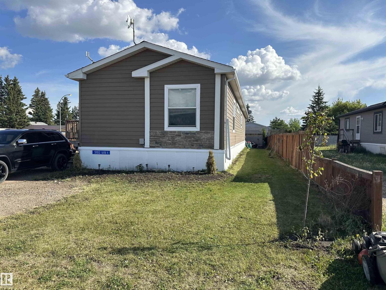 5101 51 Ave #1, Fort Kent, AB T0A 1H0
