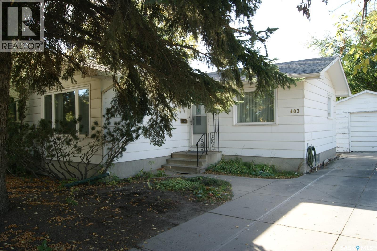 402 Mckercher Dr, Saskatoon, SK S7H 3W5