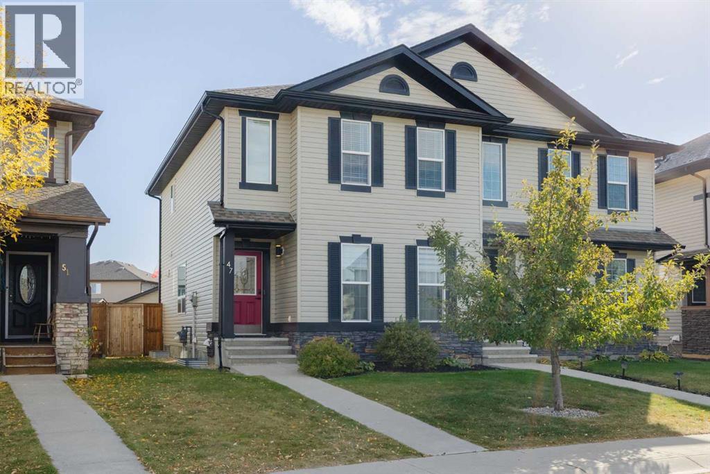 47 Luxstone Pt SW, Airdrie, AB T4B 0H7