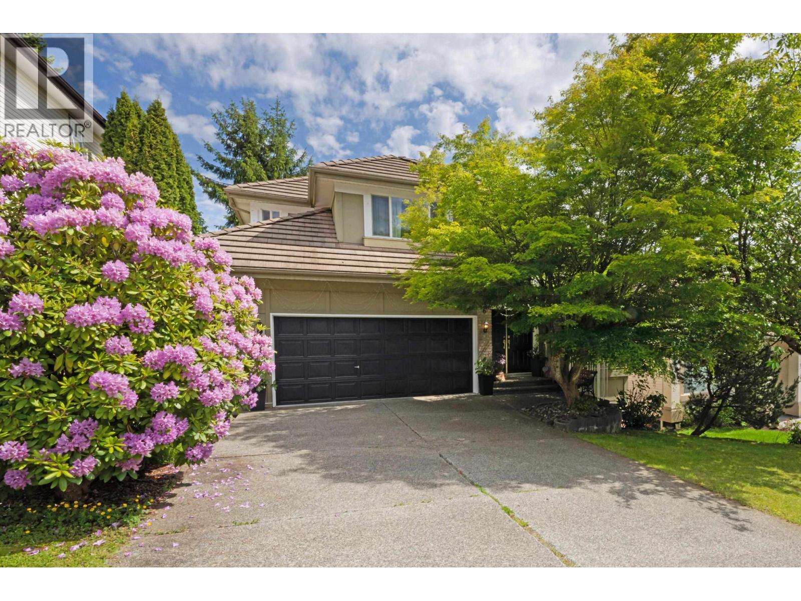 6 Linden St, Port Moody, BC V3H 5C1